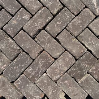Oud gebakken keiformaat rood paars (KK012)