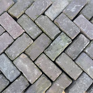 Oud gebakken keiformaat rood paars (KK012)