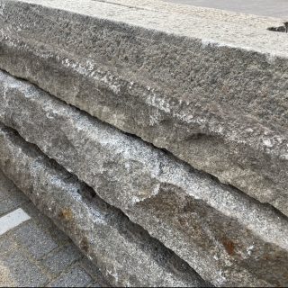 Natuursteen banden graniet (NB02)