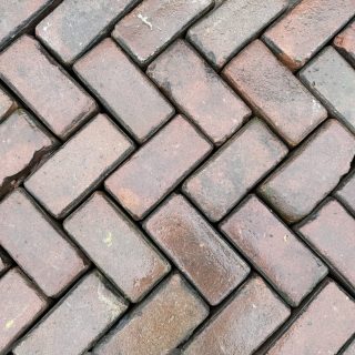 Oud gebakken klinkers rood paars (KK027)