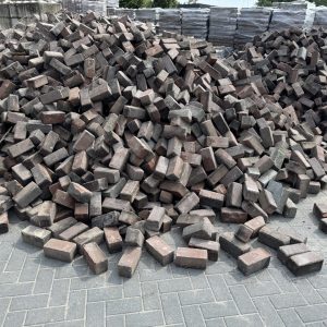 Oud gebakken klinkers rood paars (KK029)