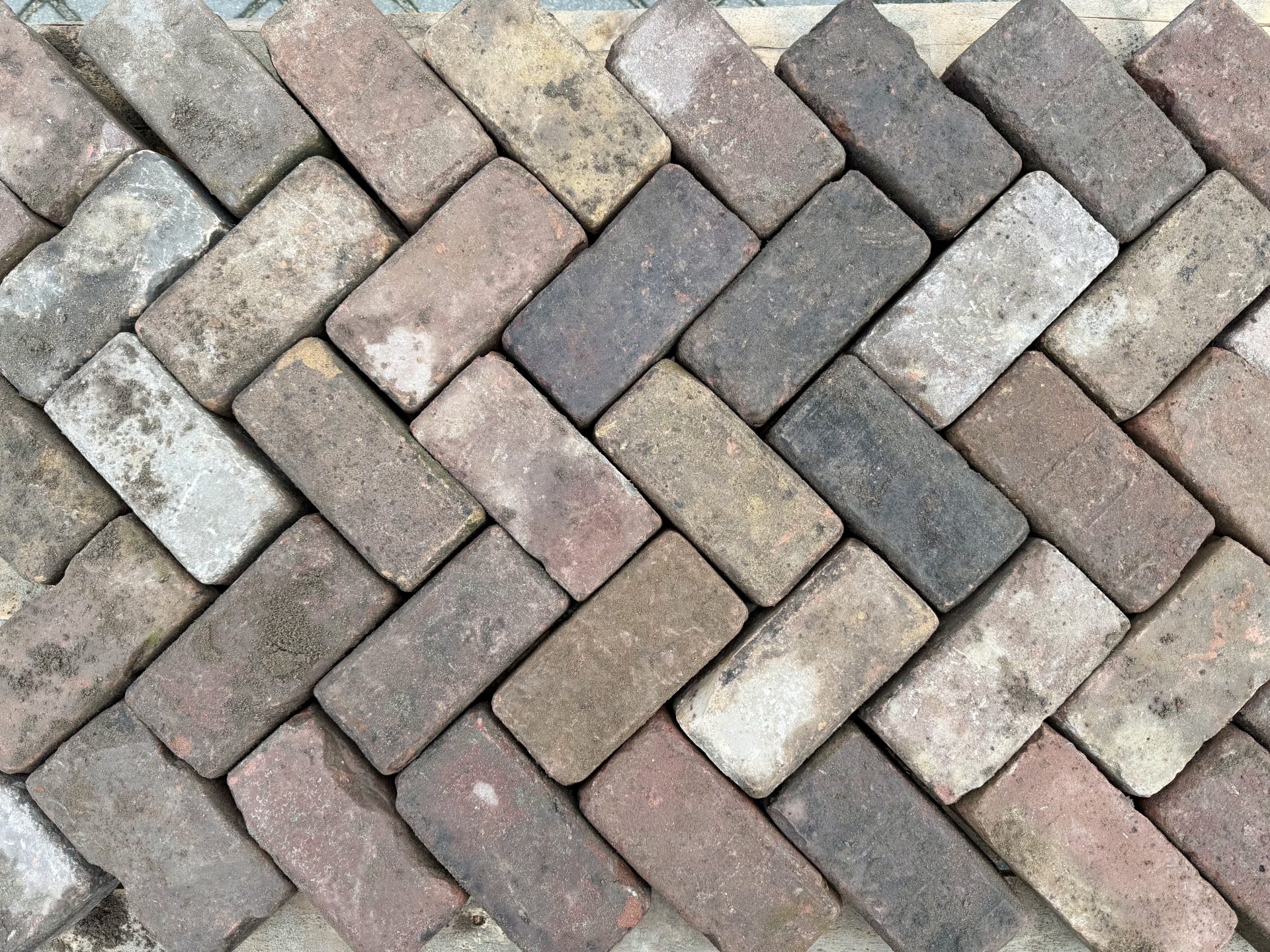 Oud gebakken kloostersteen rood paars genuanceerd (KK050)1