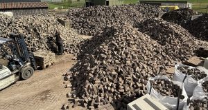 Oud gebakken dikformaat rood paars geel (DF032)