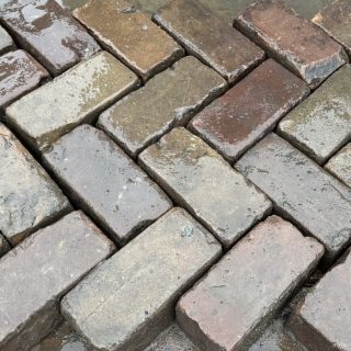 Oud gebakken klinkers genuanceerd (KK030)